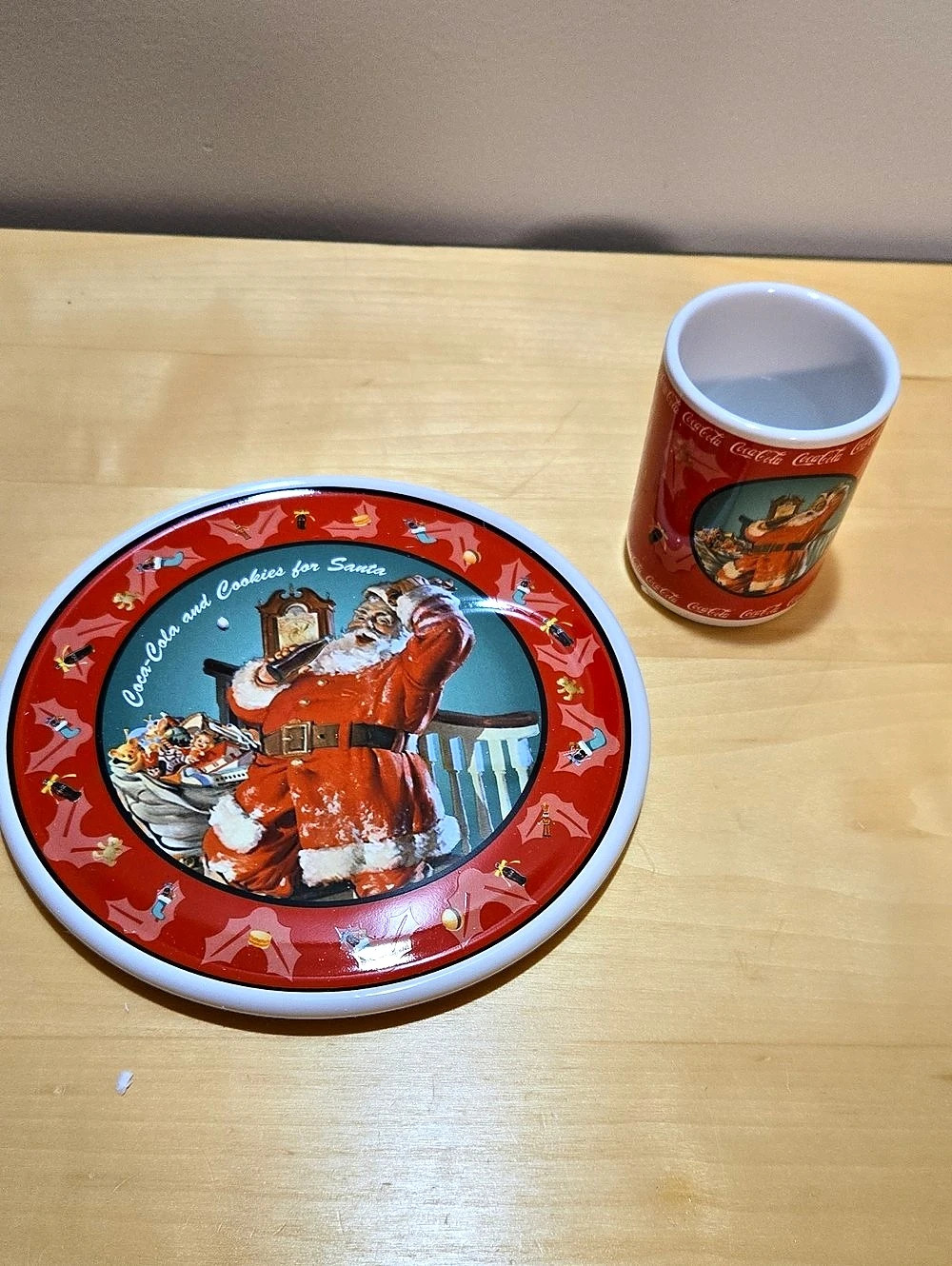 Coca-Cola Cookie Plate & Tumbler Holiday Dinnerware Set in Red & White Like New